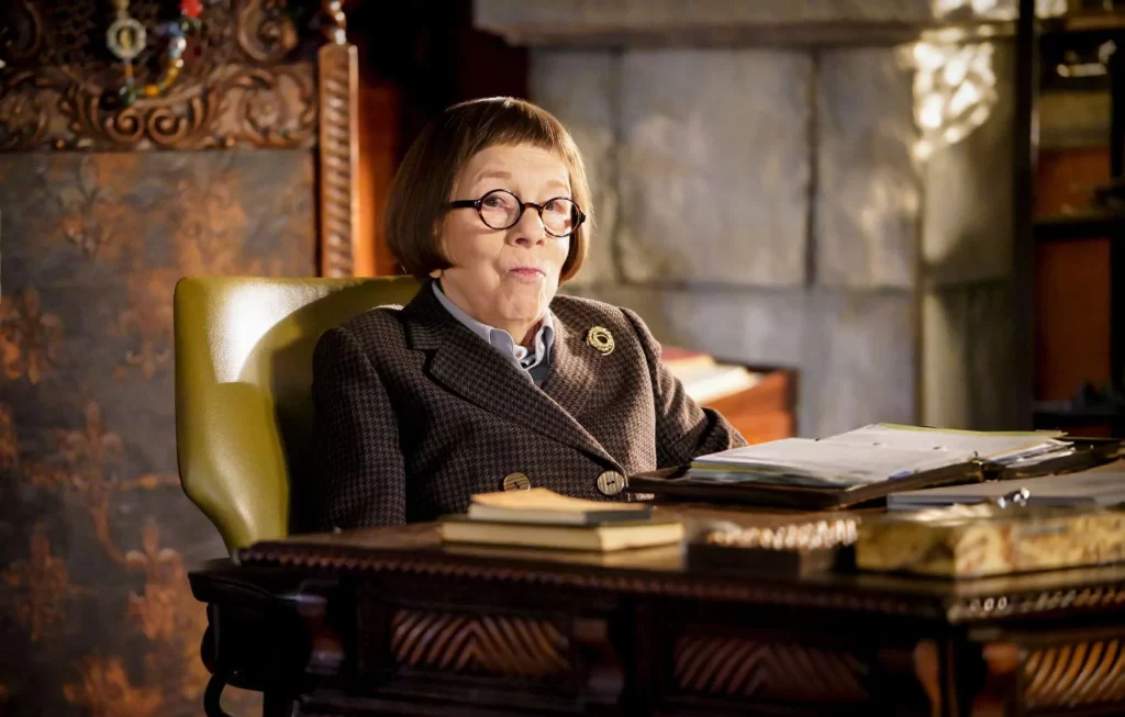 Linda Hunt, Celebrities with Turner Syndrome