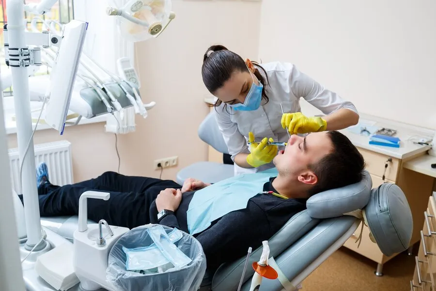 How to Effectively Manage Dental Emergencies: Tips and Strategies